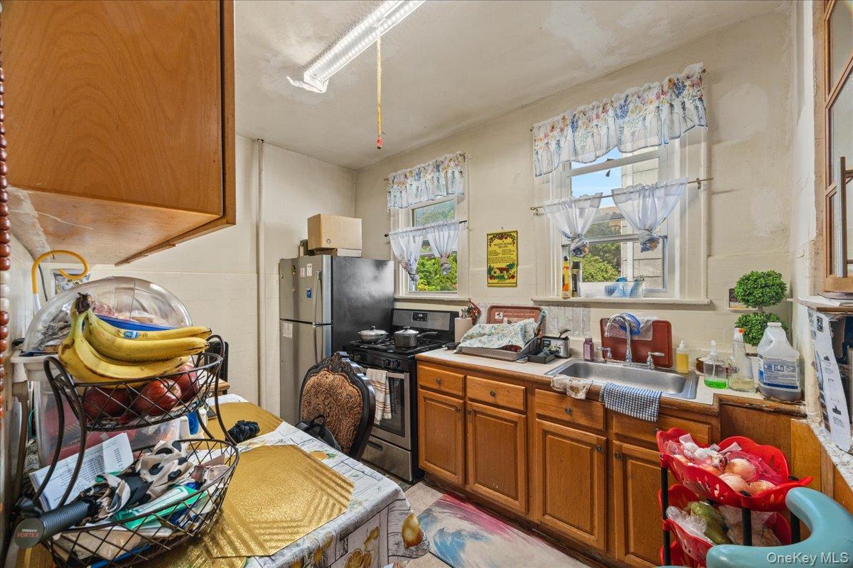 32 S 8th Avenue Property Photo 15