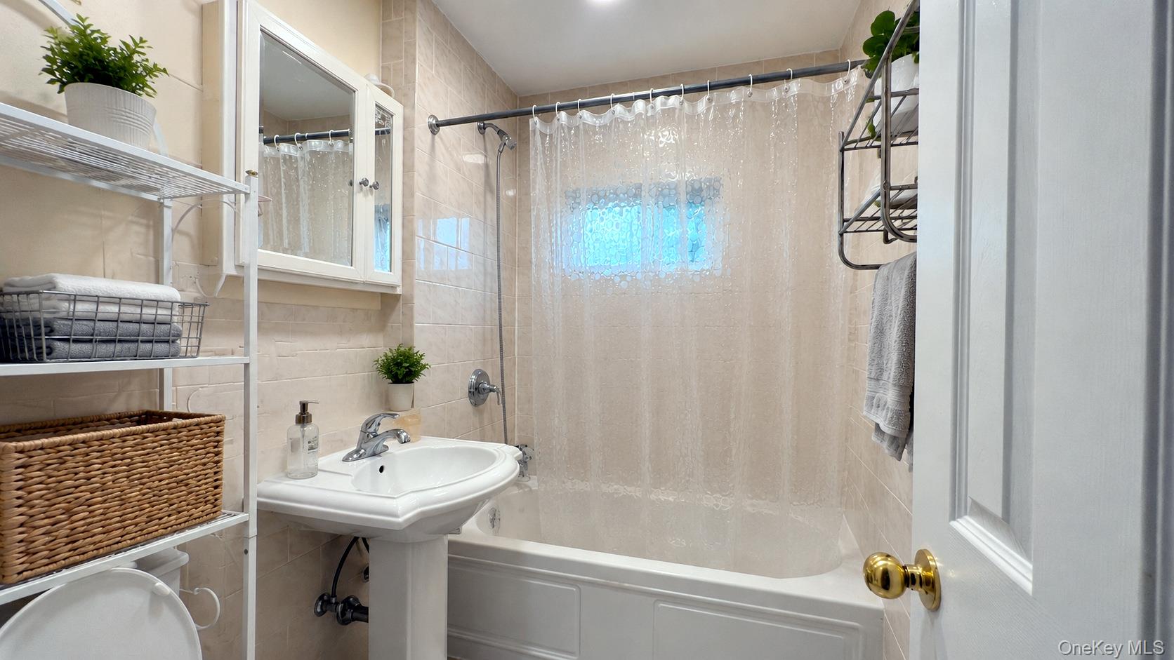 7215 Juniper Valley Road Property Photo 8