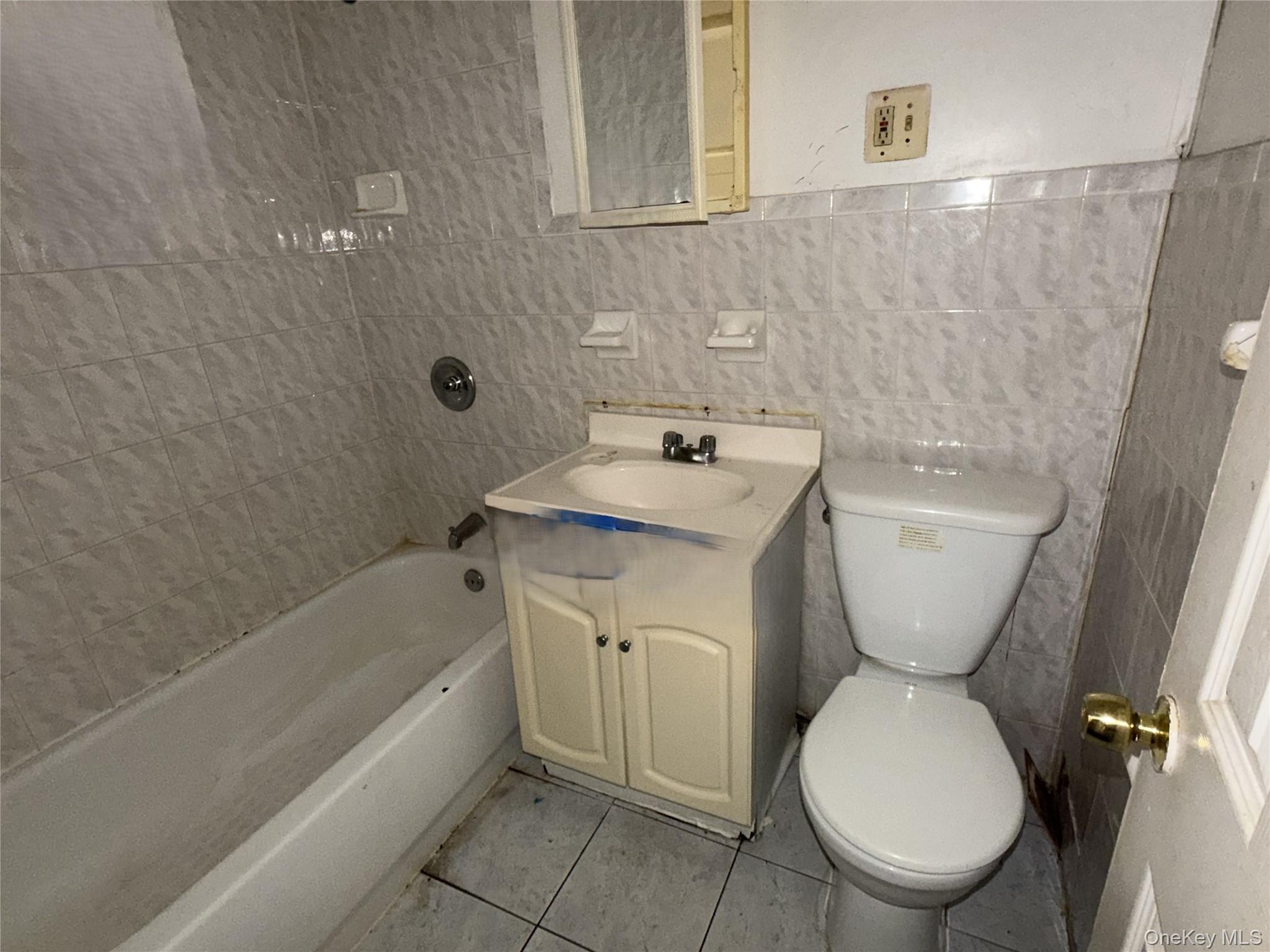 50 E 56th Street Property Photo 12