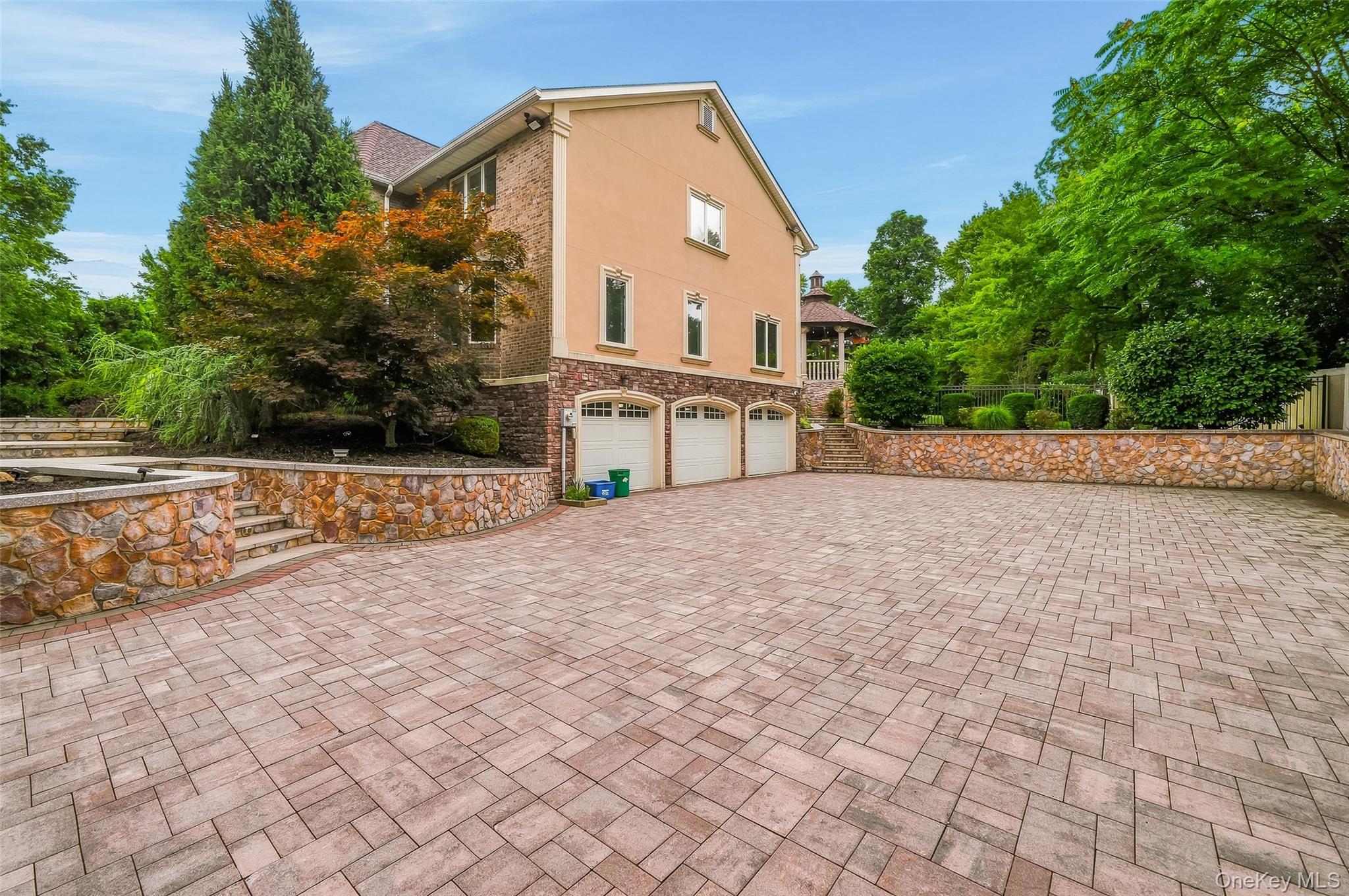 10 Deforest Court Property Photo 4