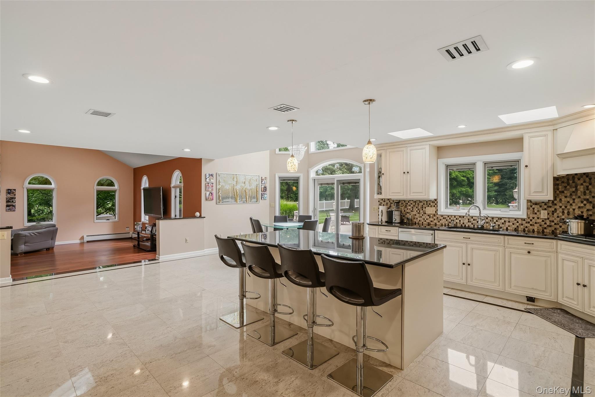 10 Deforest Court Property Photo 8