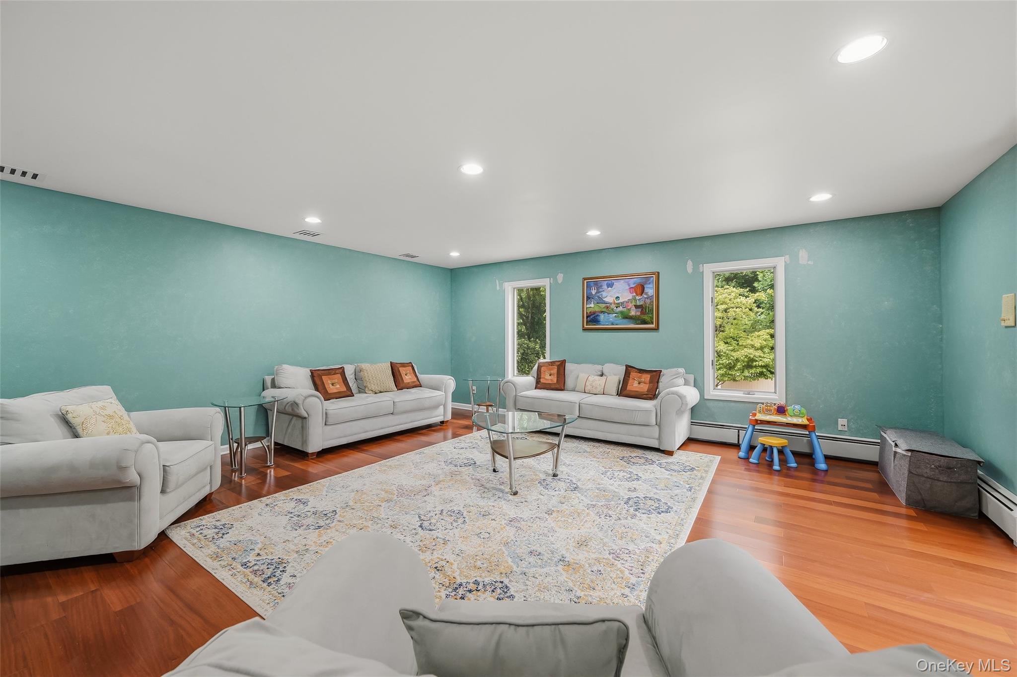 10 Deforest Court Property Photo 13