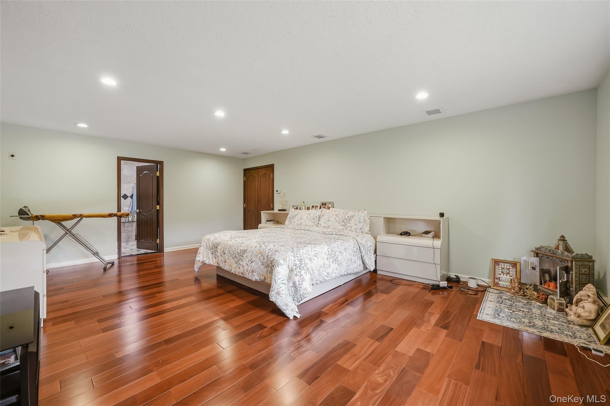 10 Deforest Court Property Photo 19