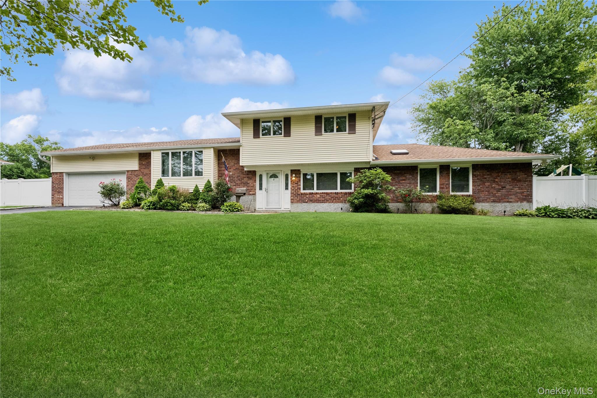 10 Wisteria Way Property Photo 1