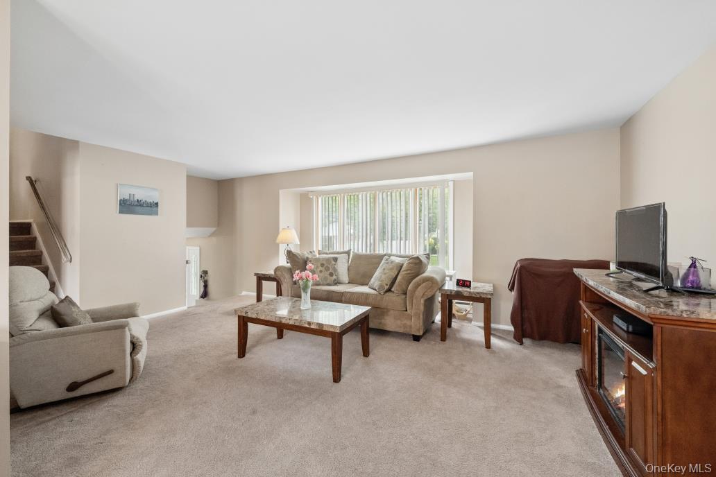 10 Wisteria Way Property Photo 5