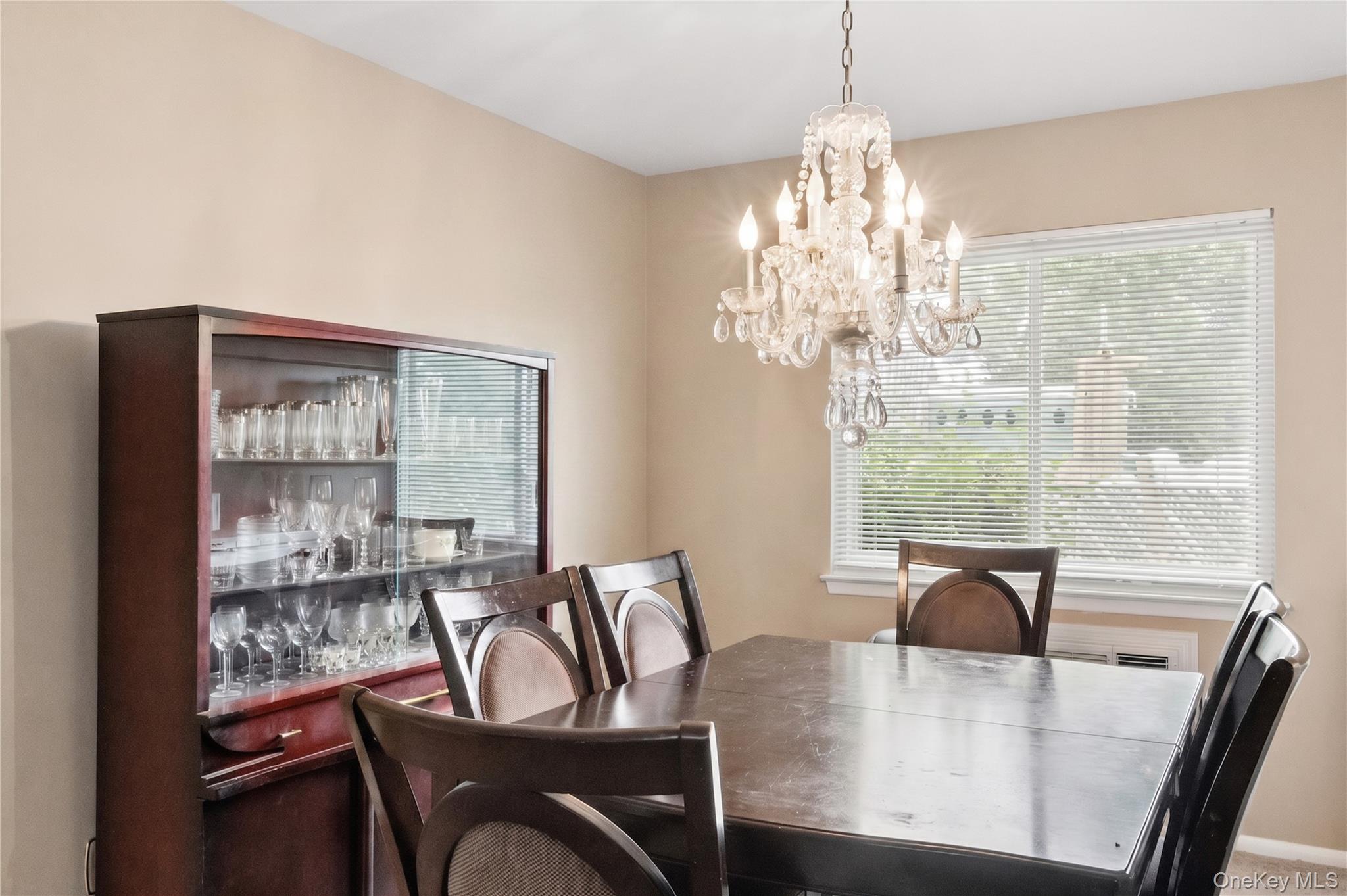 10 Wisteria Way Property Photo 6