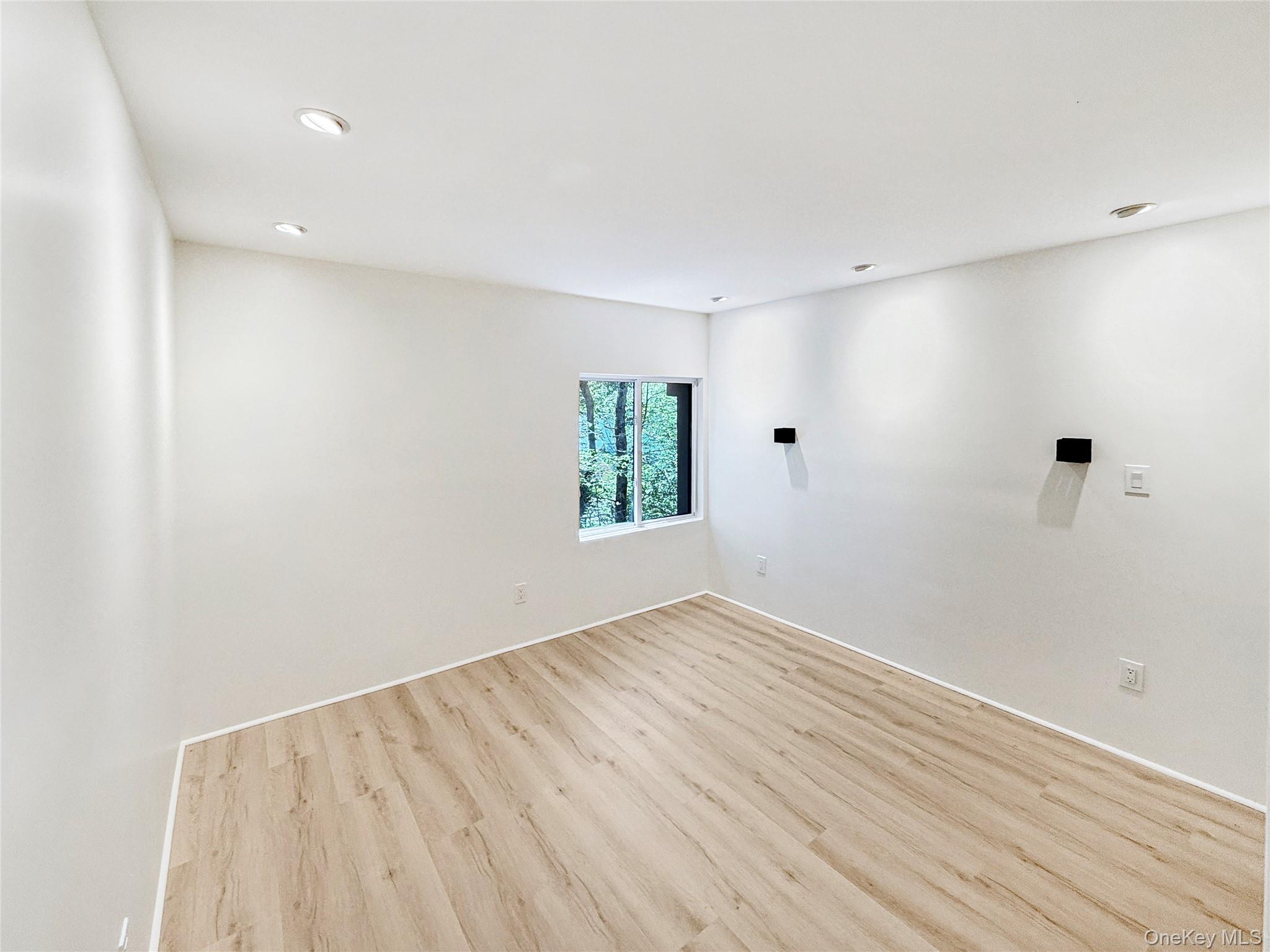 9 Lake Drive Property Photo 14