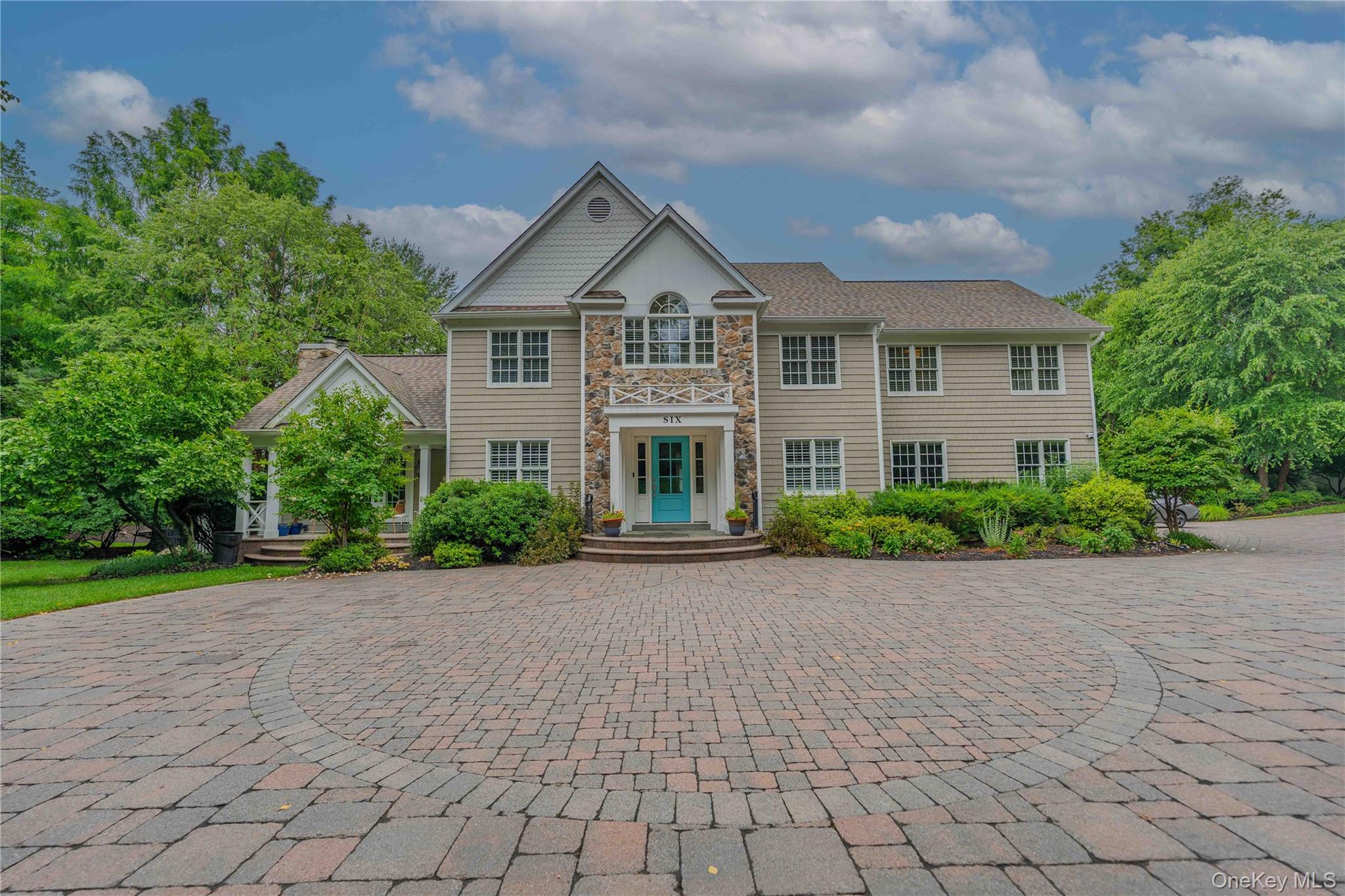 6 Maureen Drive Property Photo 2