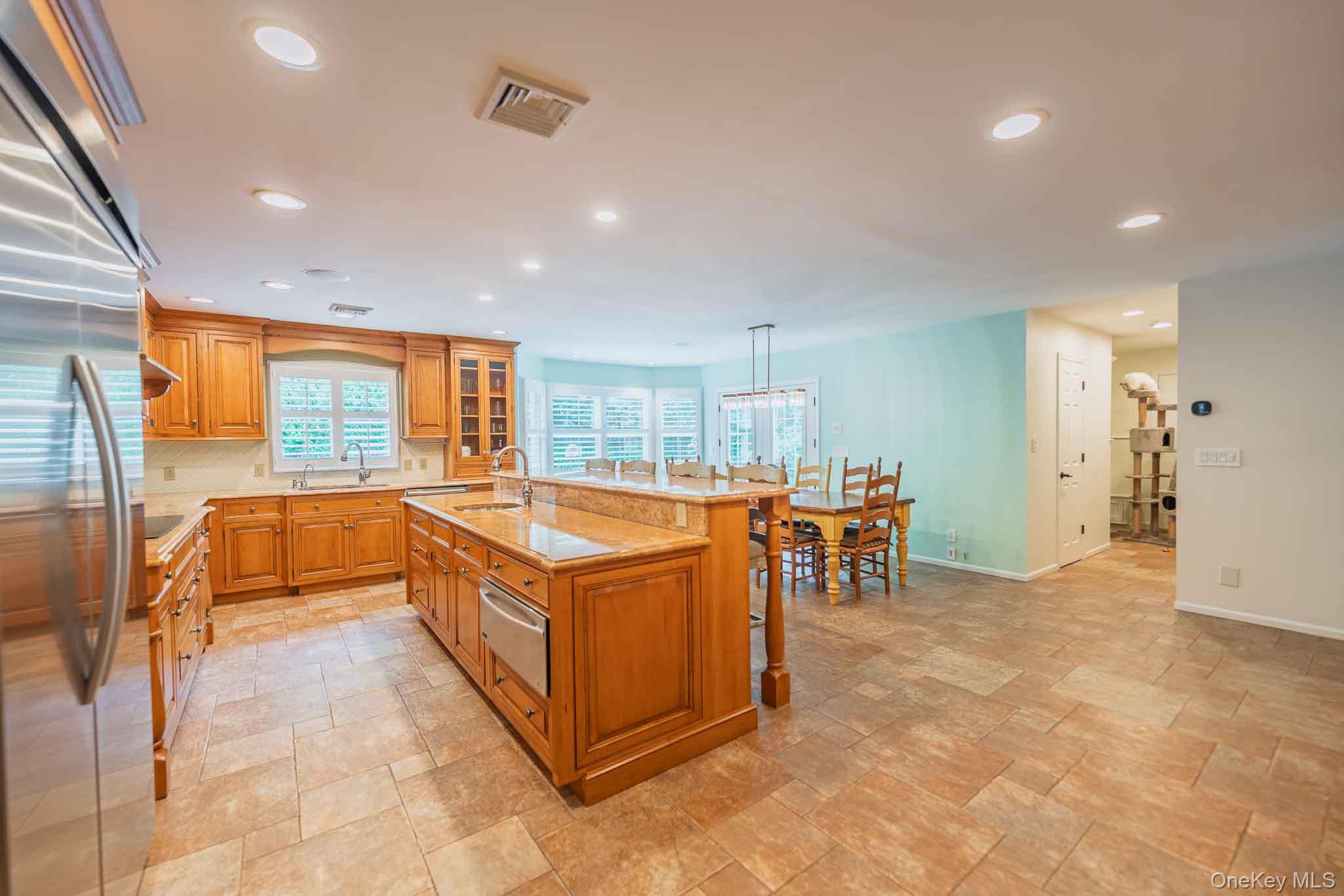 6 Maureen Drive Property Photo 10