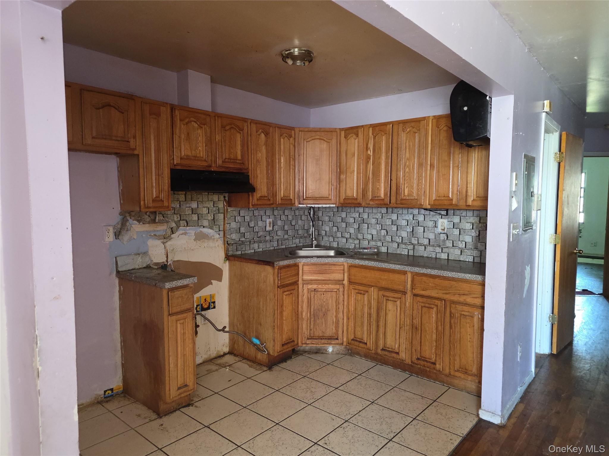 1105 Beach Channel Drive Property Photo 2