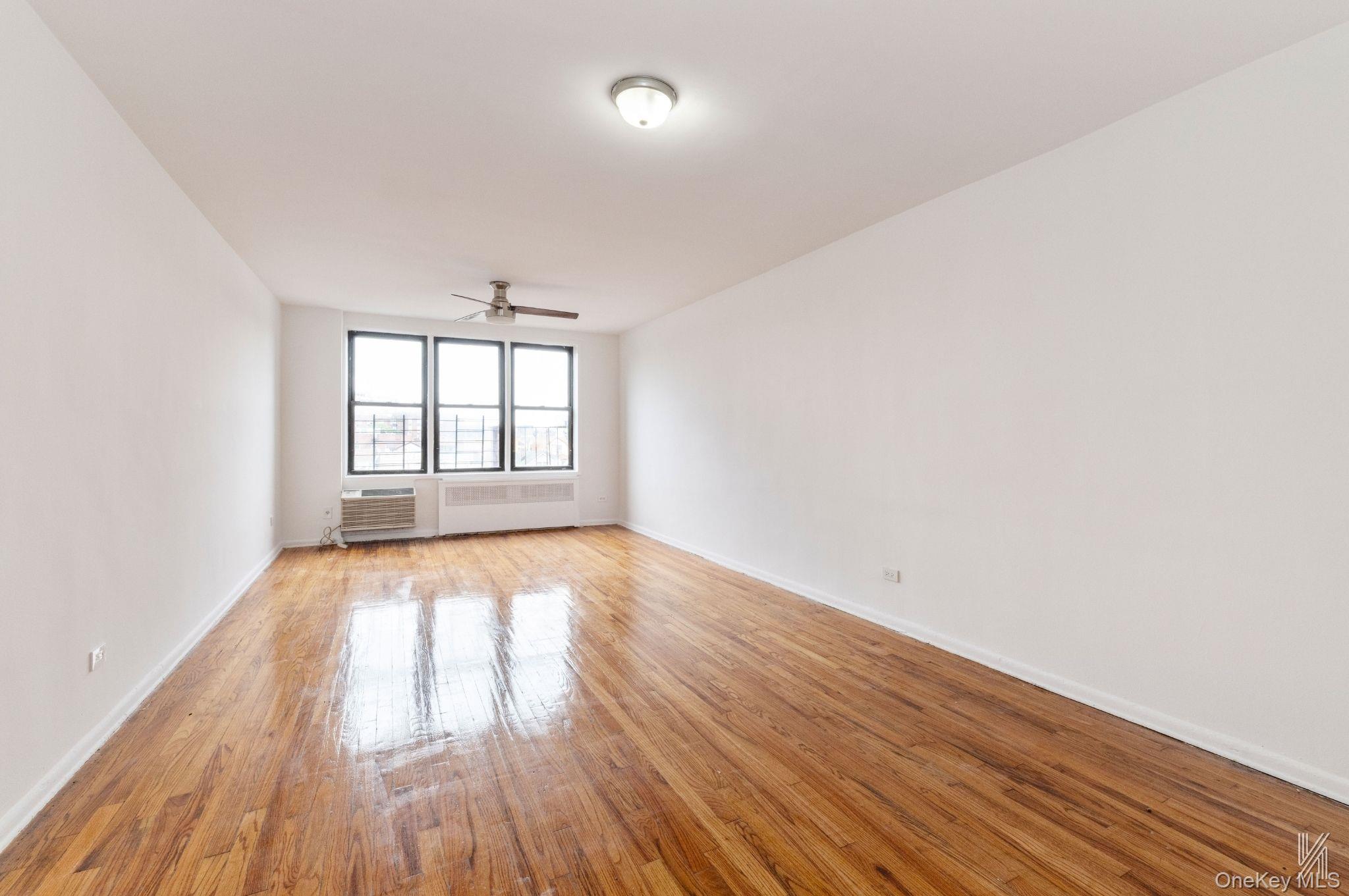 41-42 73rd Street 5b Property Photo 6