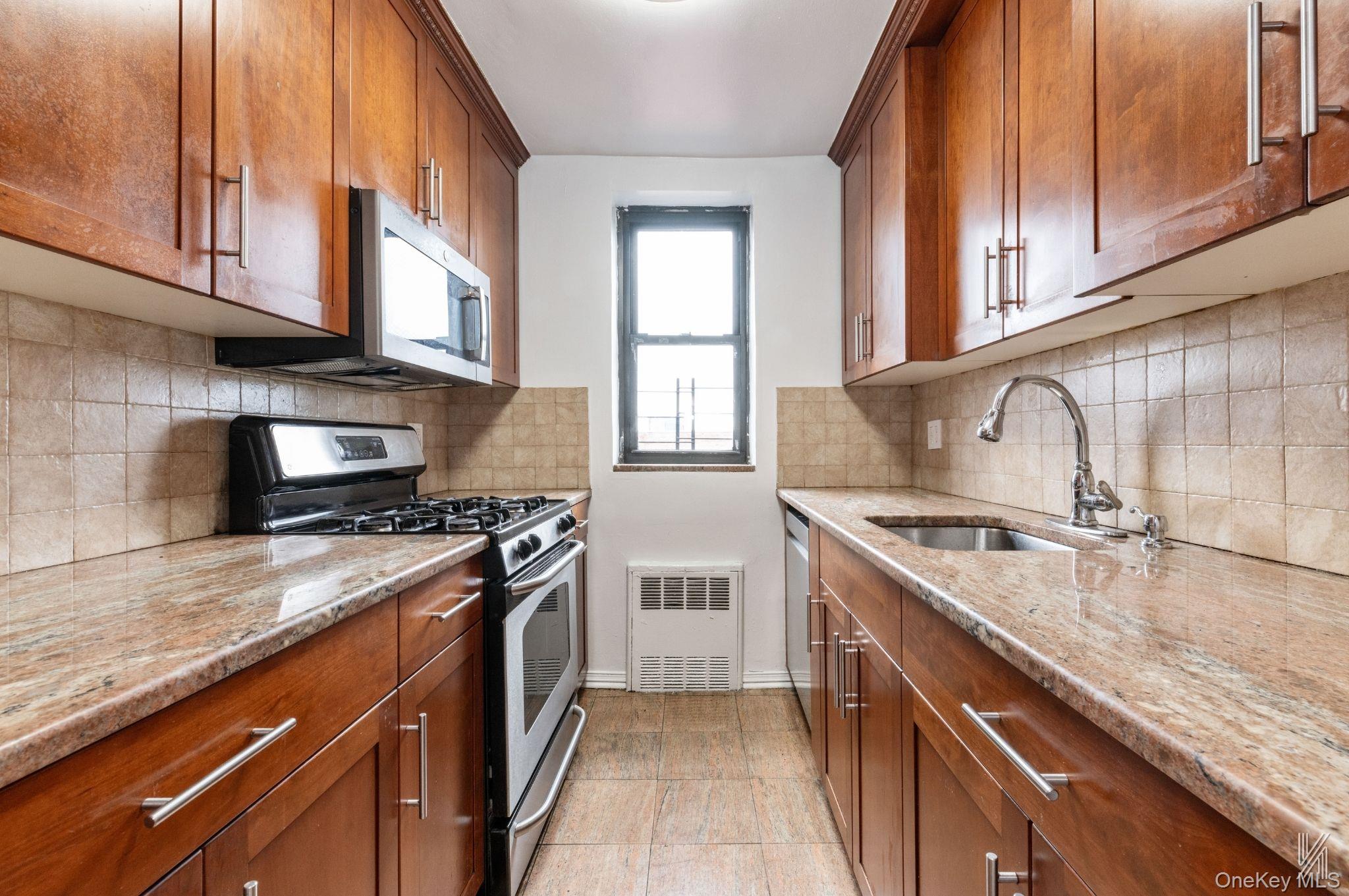 41-42 73rd Street 5b Property Photo 12