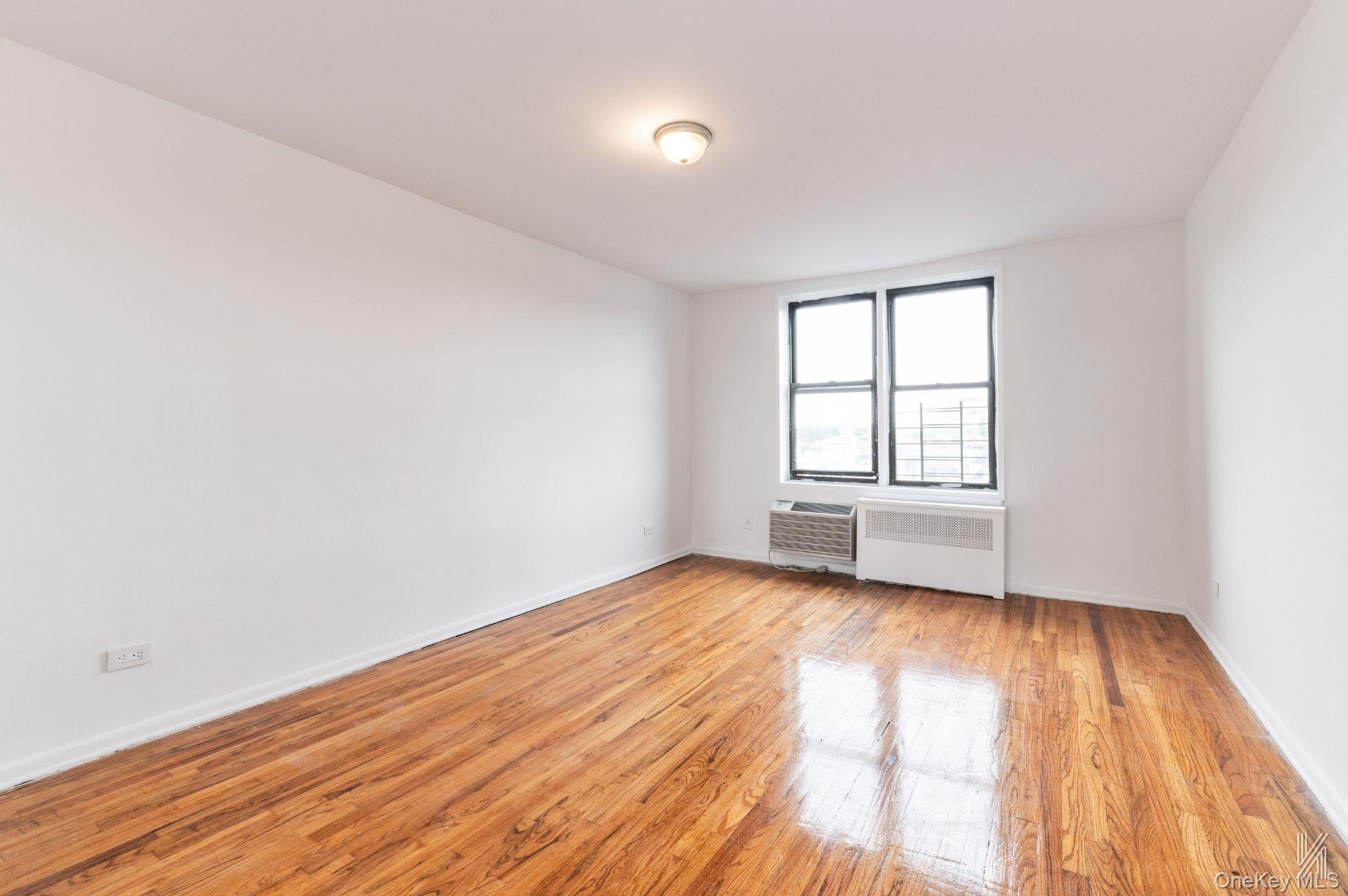 41-42 73rd Street 5b Property Photo 17