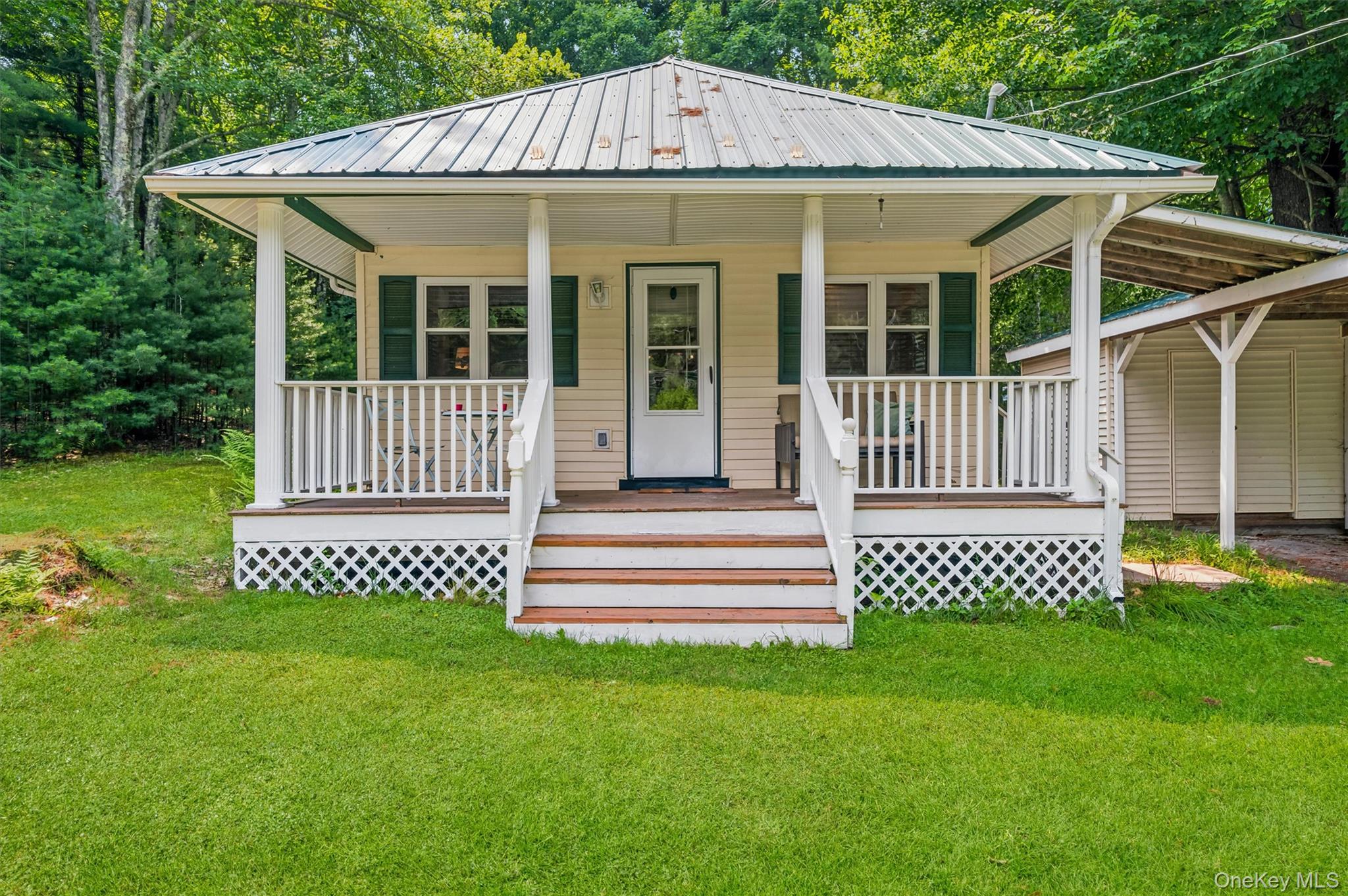 223 Yulan-barryville Road Property Photo 1