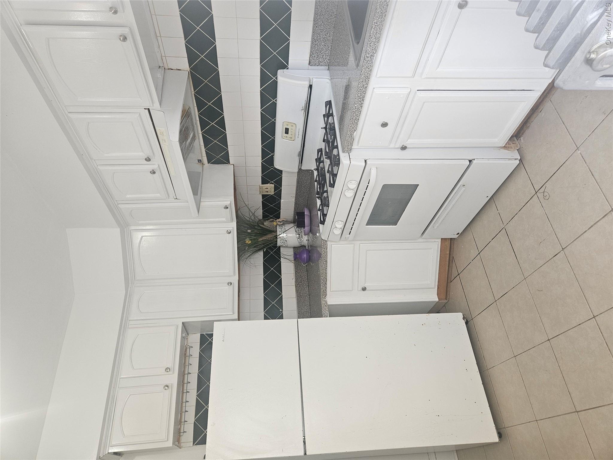145-08 Arlington Terrace Property Photo 9