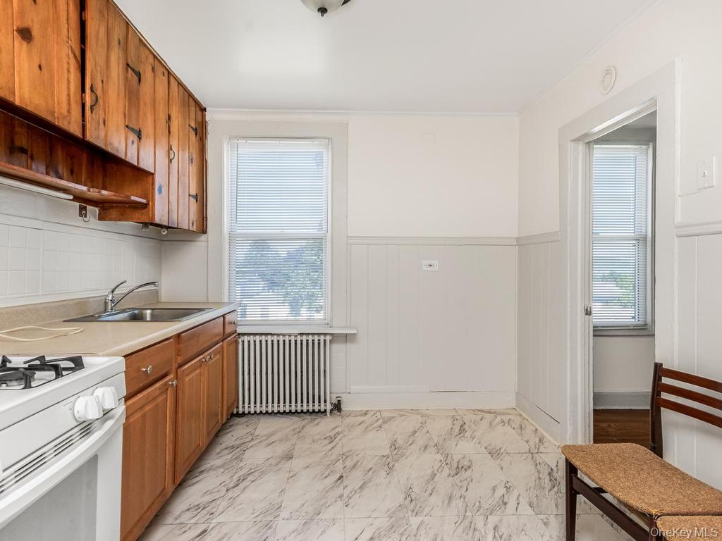 22-24 S Eckar Property Photo 15