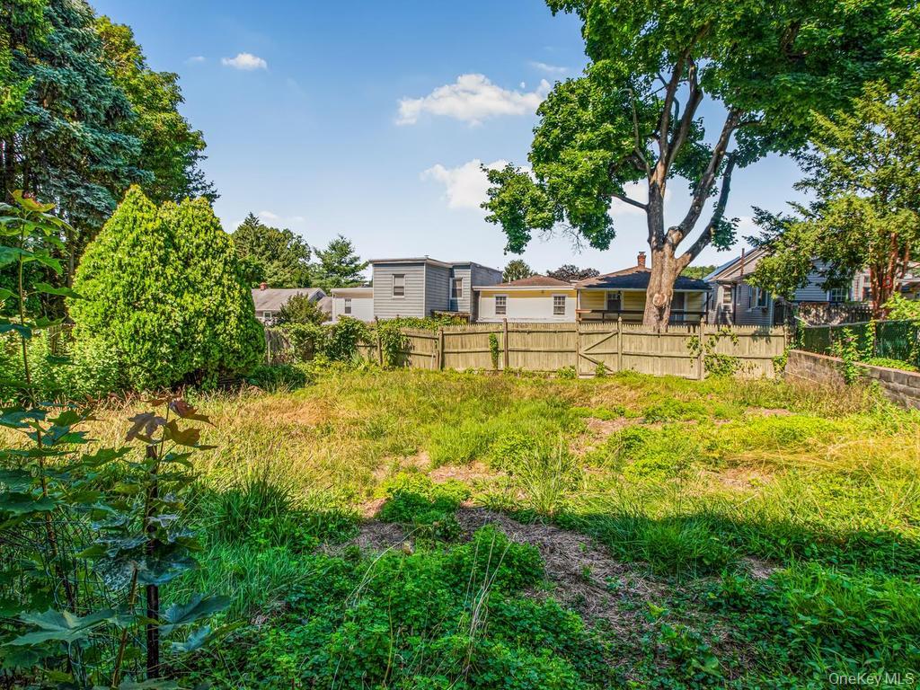 22-24 S Eckar Property Photo 24
