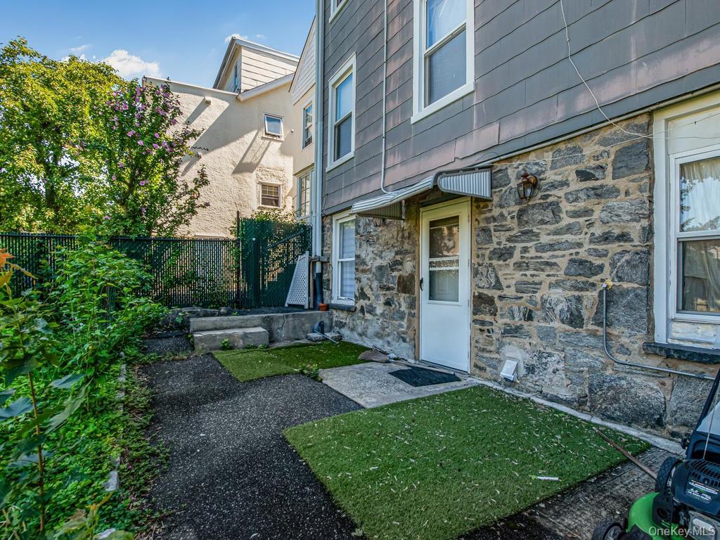 22-24 S Eckar Property Photo 26