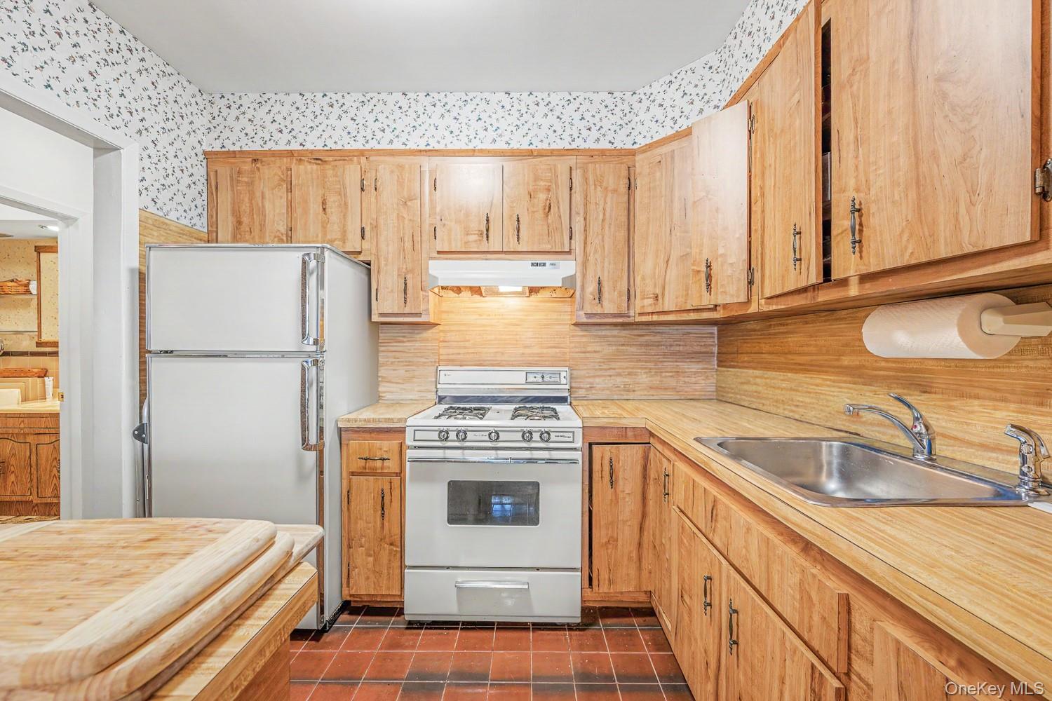 4703 30th Avenue Property Photo 6
