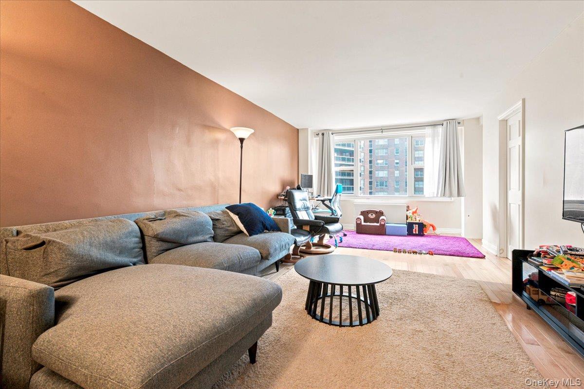 70-25 Yellowstone Boulevard 7x Property Photo 5