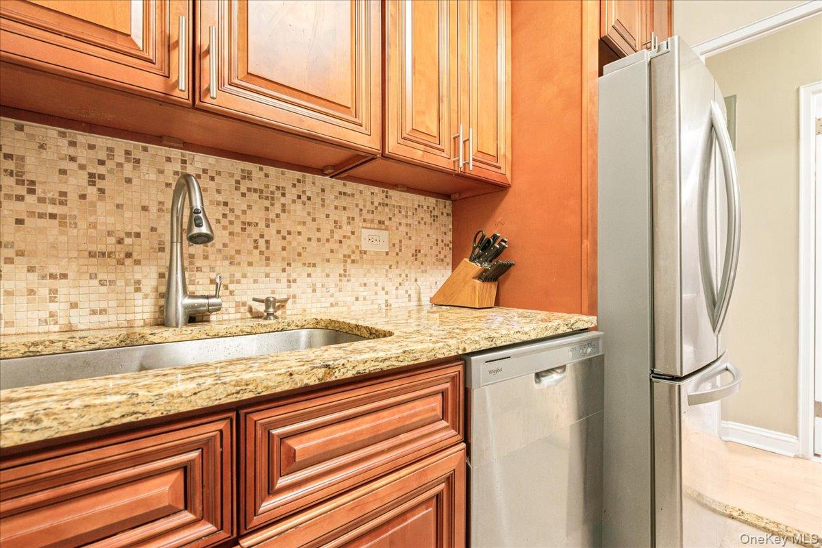 70-25 Yellowstone Boulevard 7x Property Photo 13