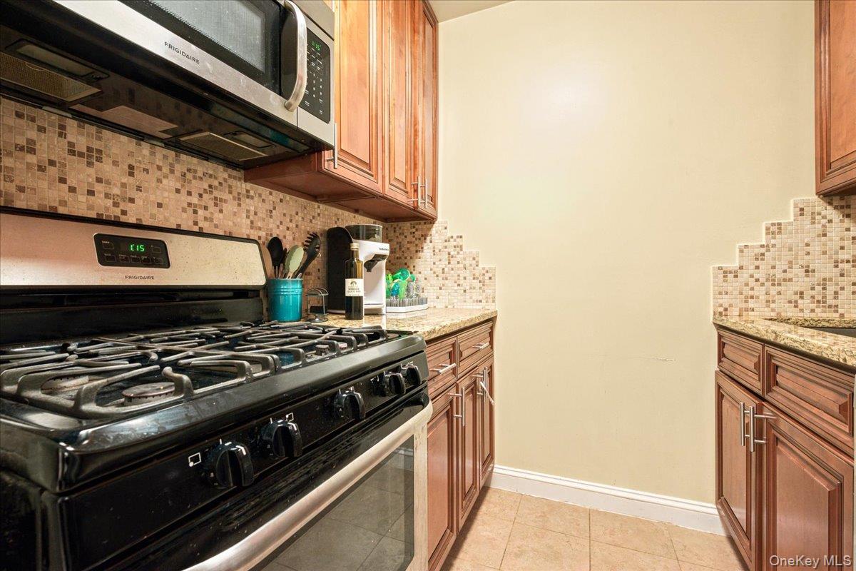 70-25 Yellowstone Boulevard 7x Property Photo 15