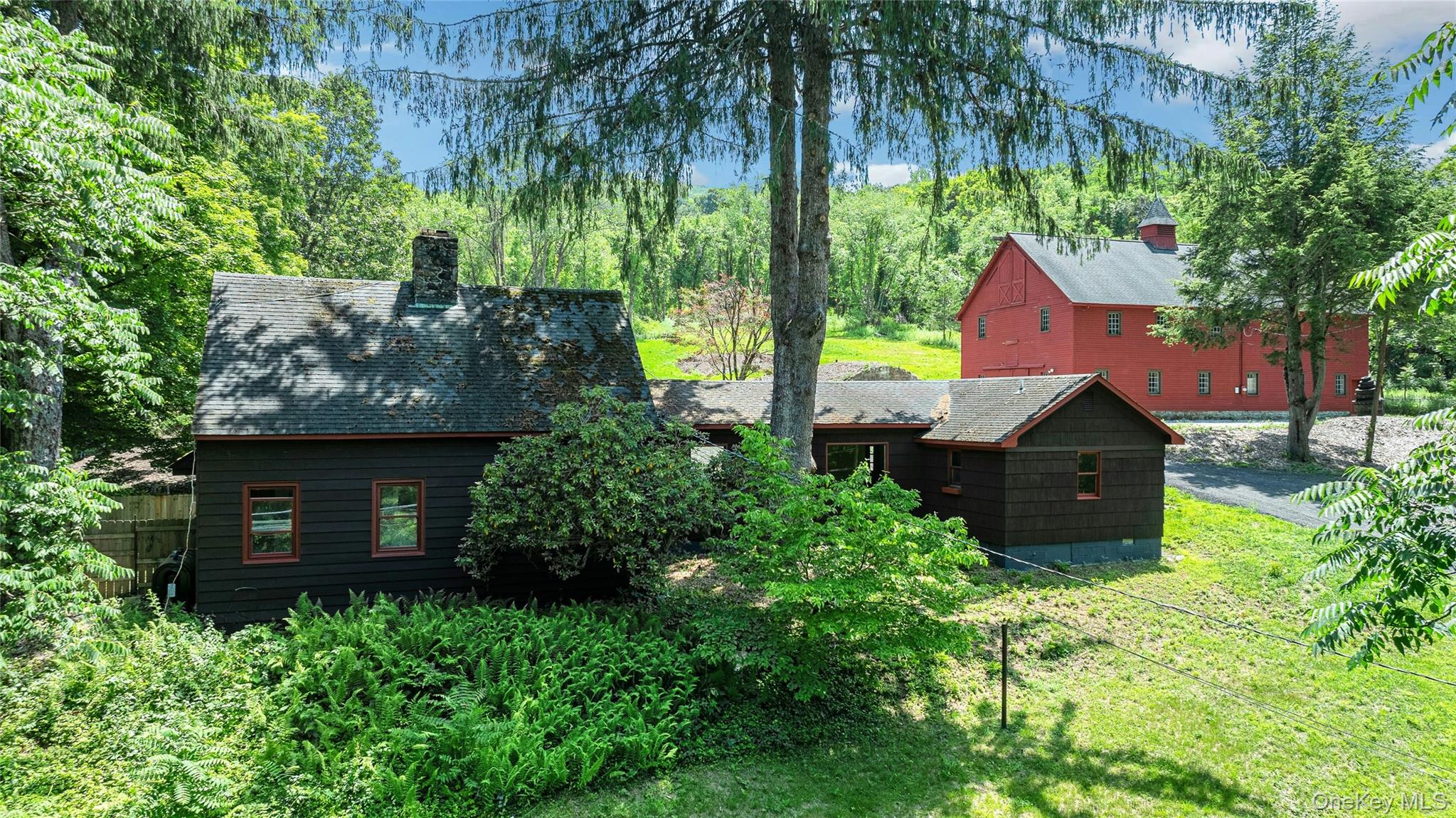 490 Peekskill Hollow Road Property Photo 1