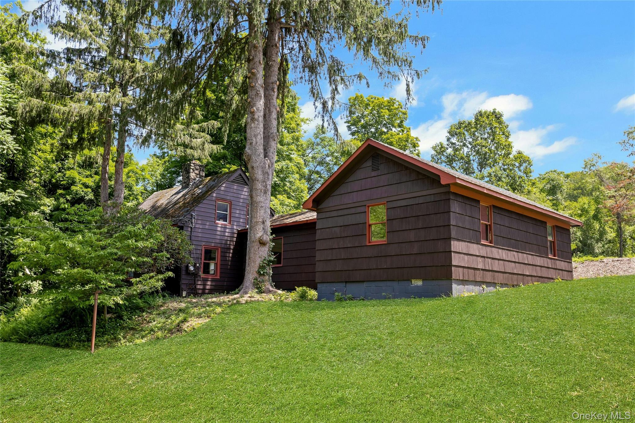 490 Peekskill Hollow Road Property Photo 3