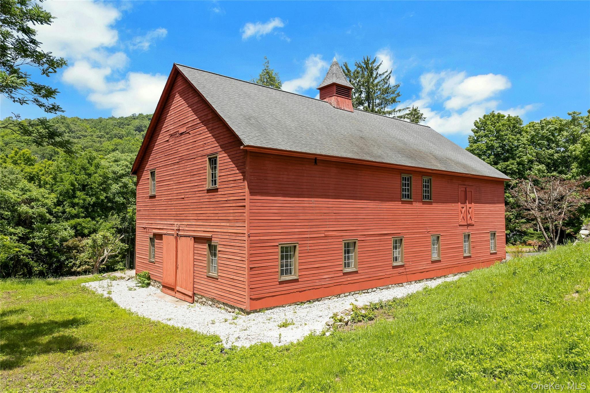 490 Peekskill Hollow Road Property Photo 6