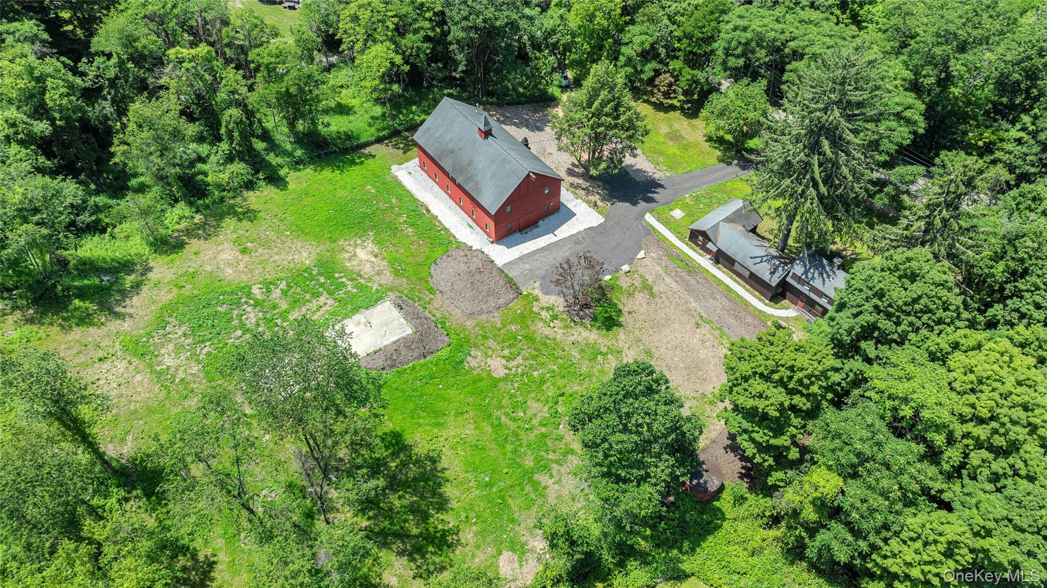 490 Peekskill Hollow Road Property Photo 9