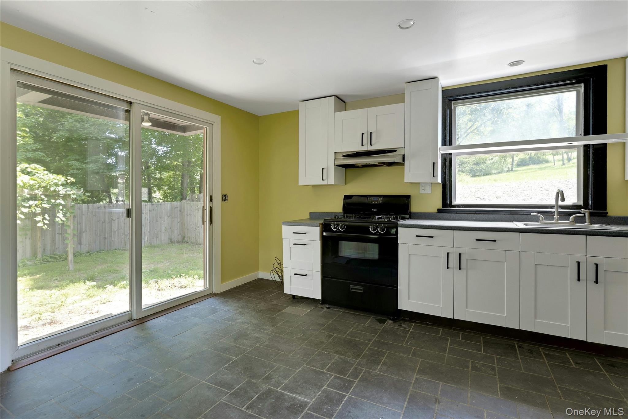 490 Peekskill Hollow Road Property Photo 23