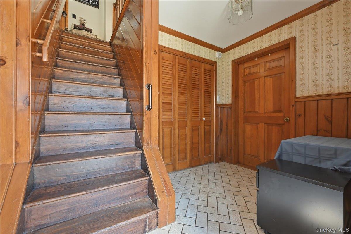 62 Linden Boulevard Property Photo 4