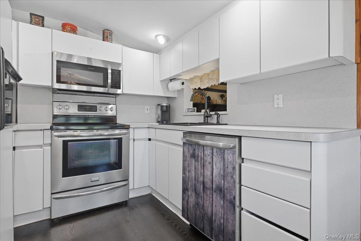 62 Linden Boulevard Property Photo 13