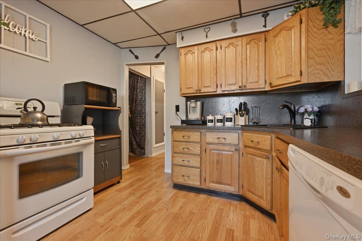 62 Linden Boulevard Property Photo 28