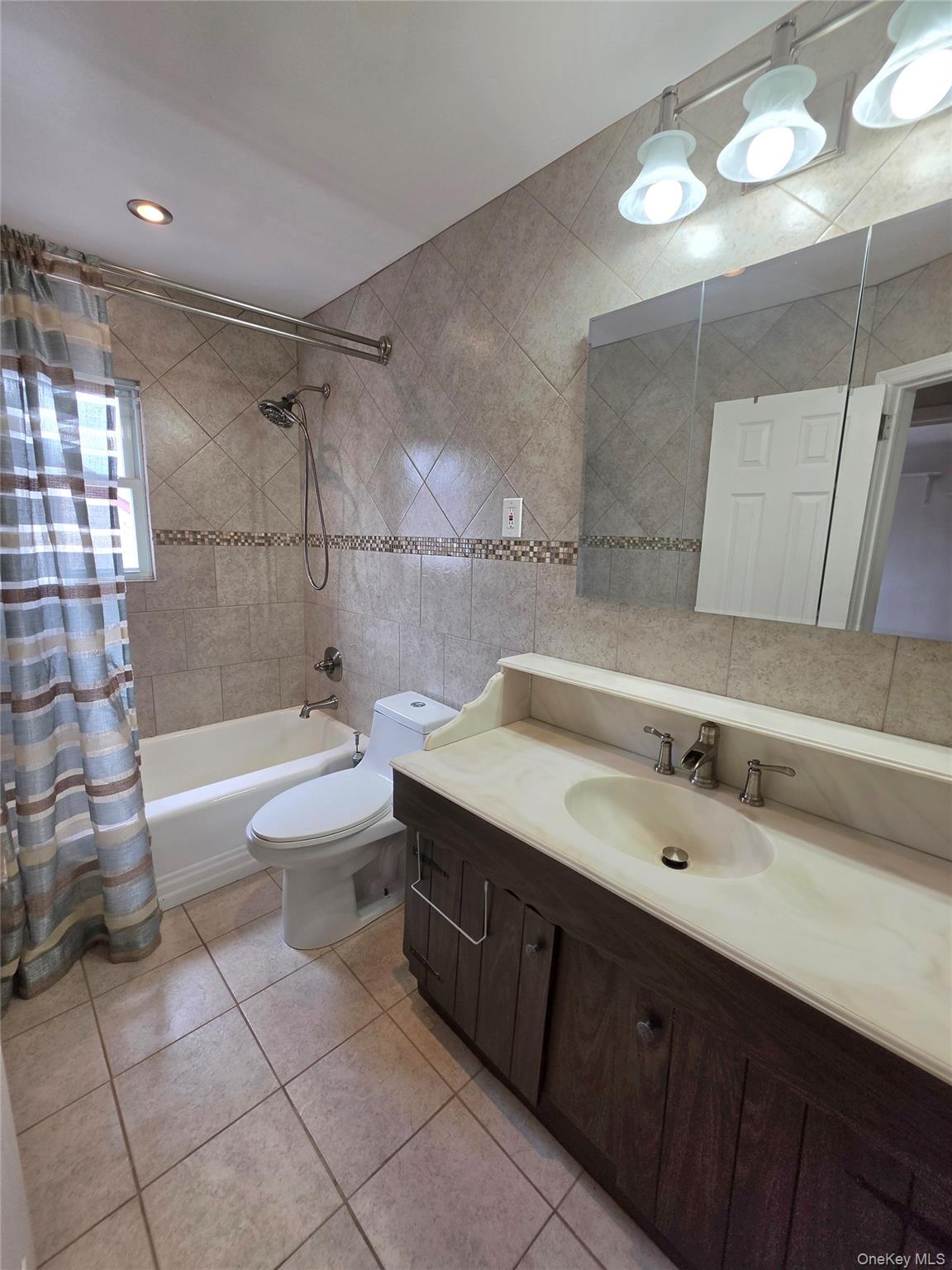 95-14 159th Avenue Property Photo 9