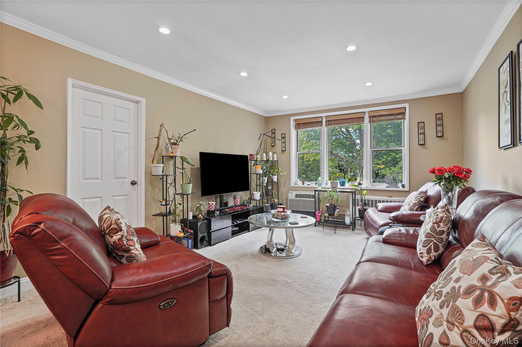5 Sadore Ln 5r Property Photo 2