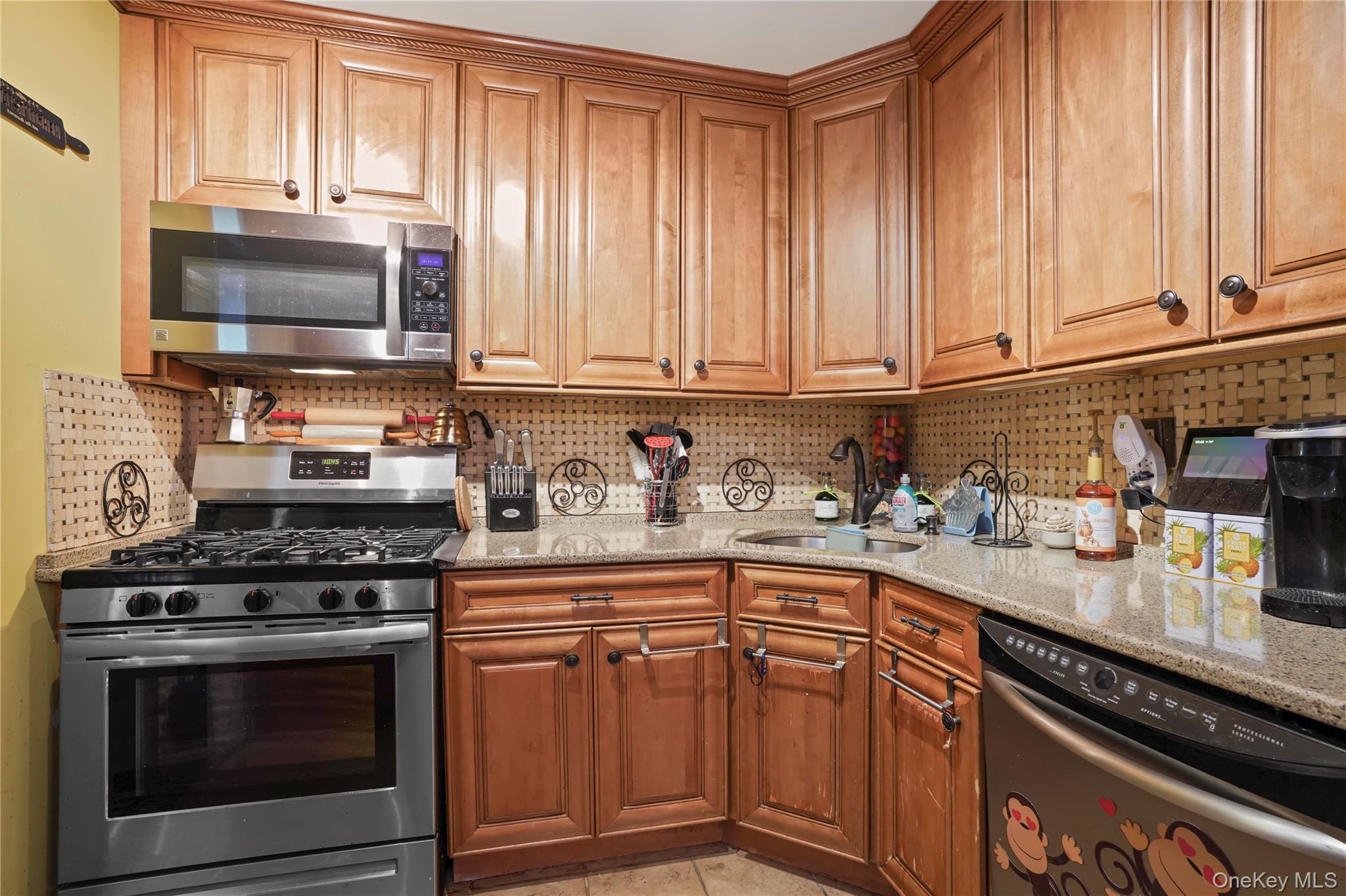 5 Sadore Ln 5r Property Photo 8