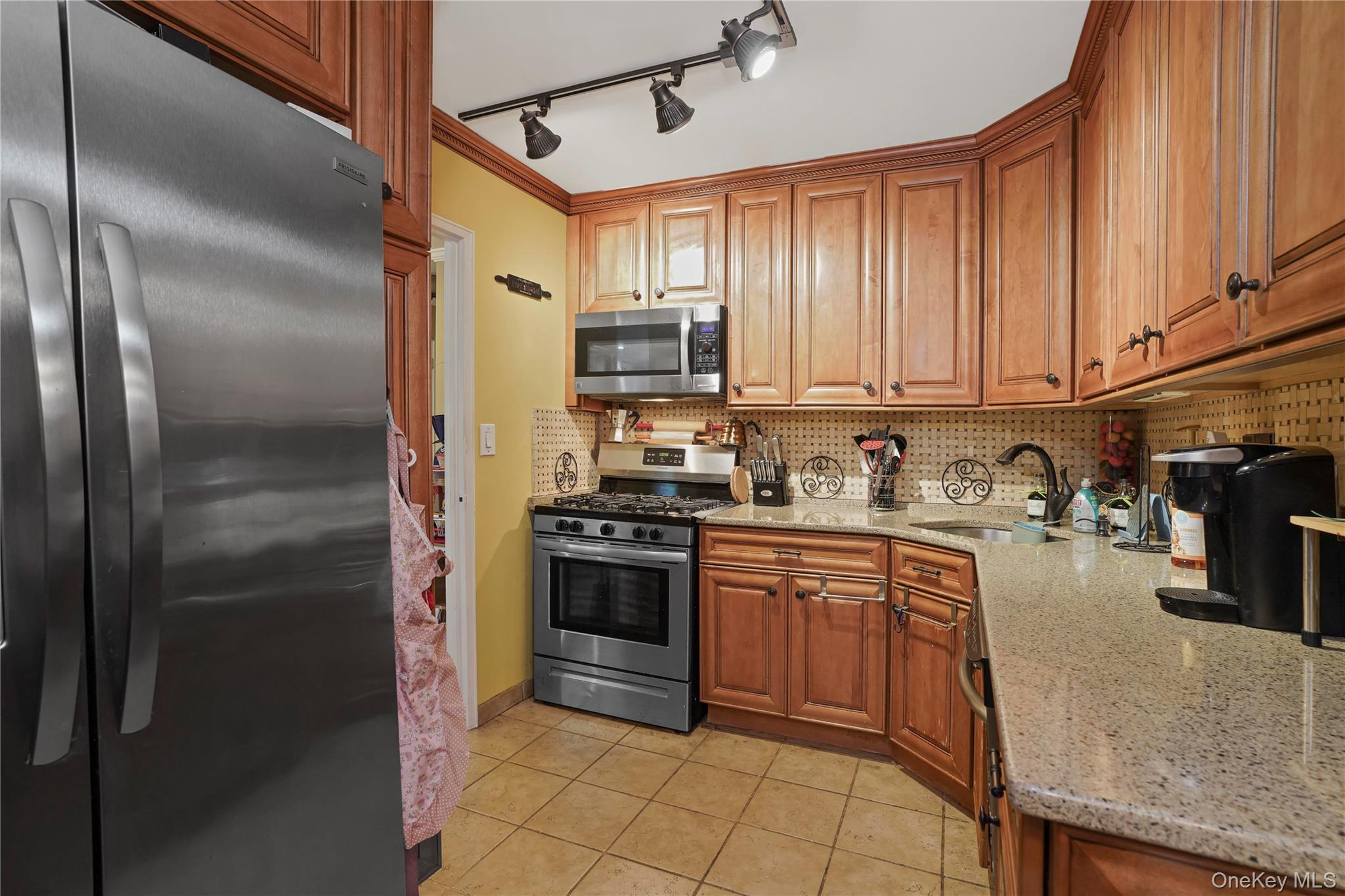 5 Sadore Ln 5r Property Photo 10