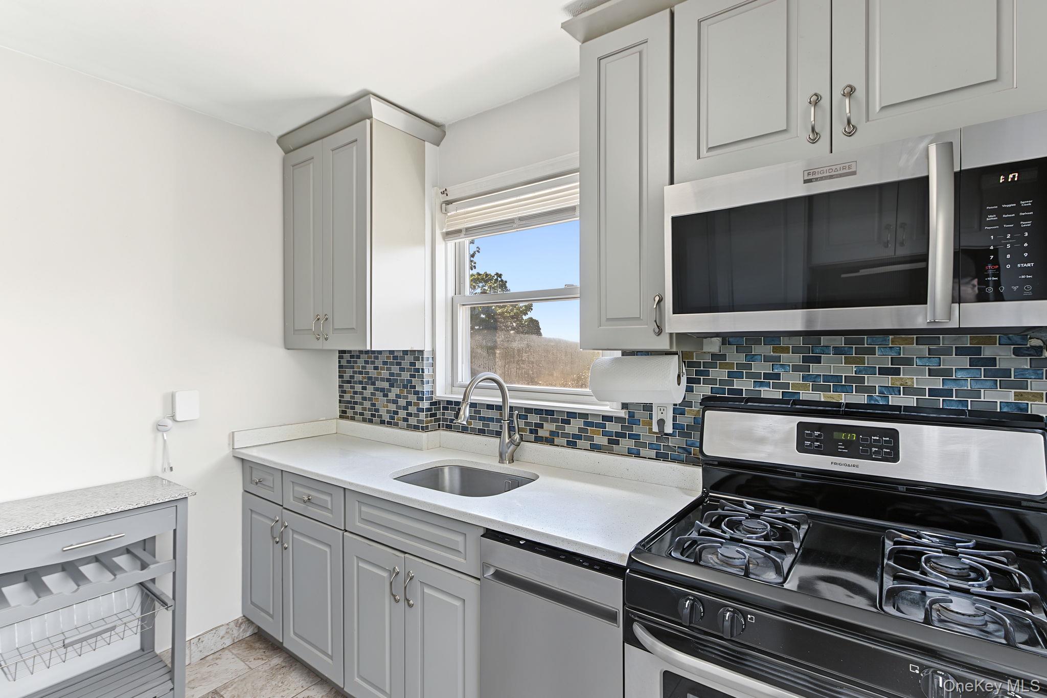 17 Leewood Circle 6r Property Photo 10