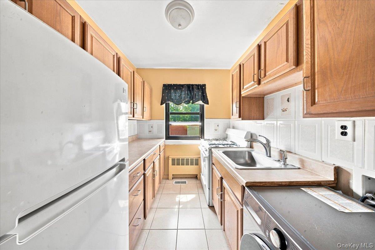 266 Cherry Valley Avenue B1 Property Photo 10