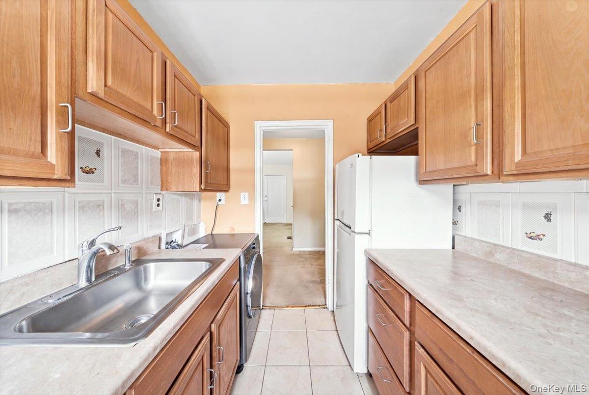 266 Cherry Valley Avenue B1 Property Photo 11