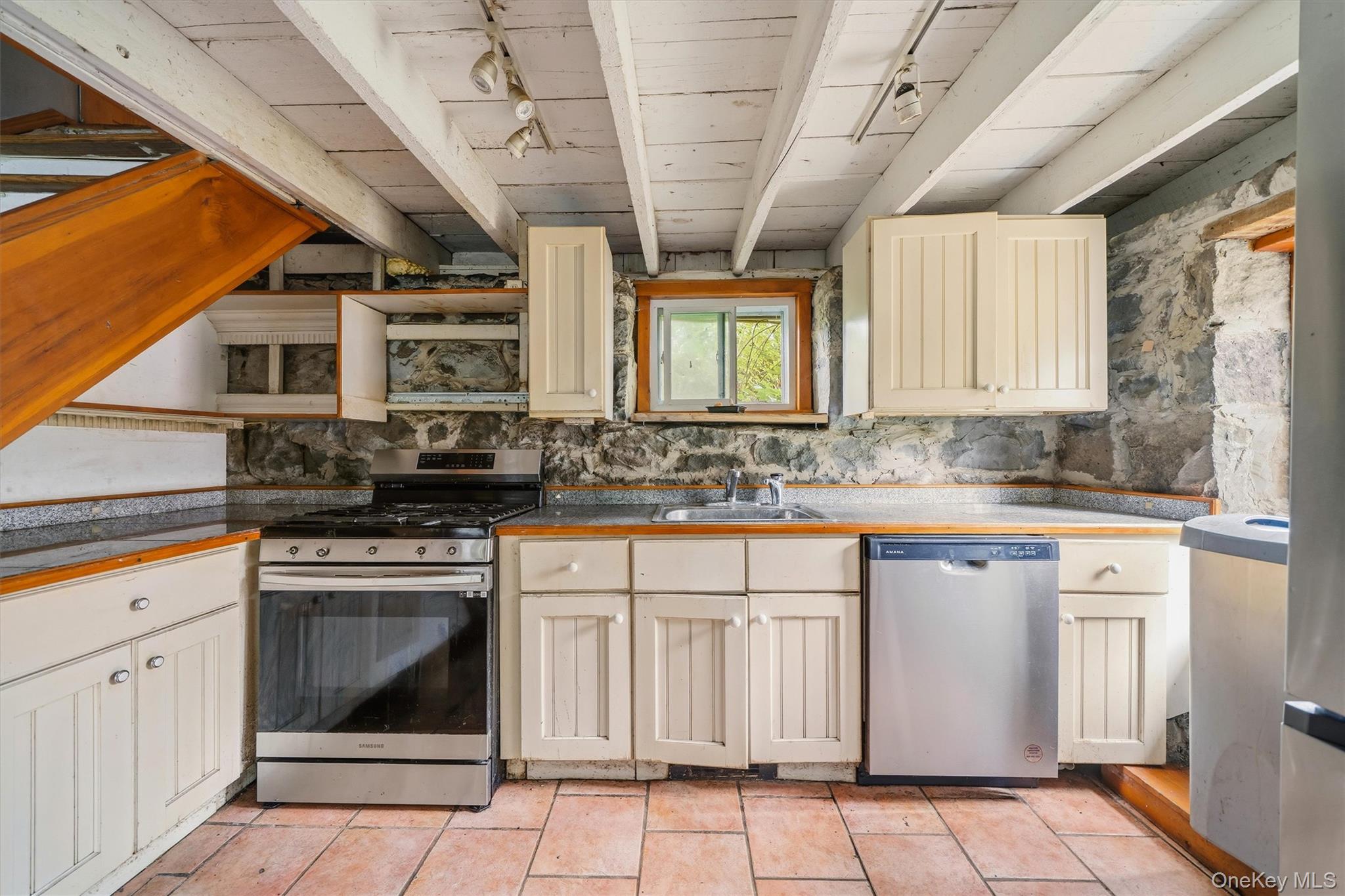 241 Meadow Avenue Property Photo 14