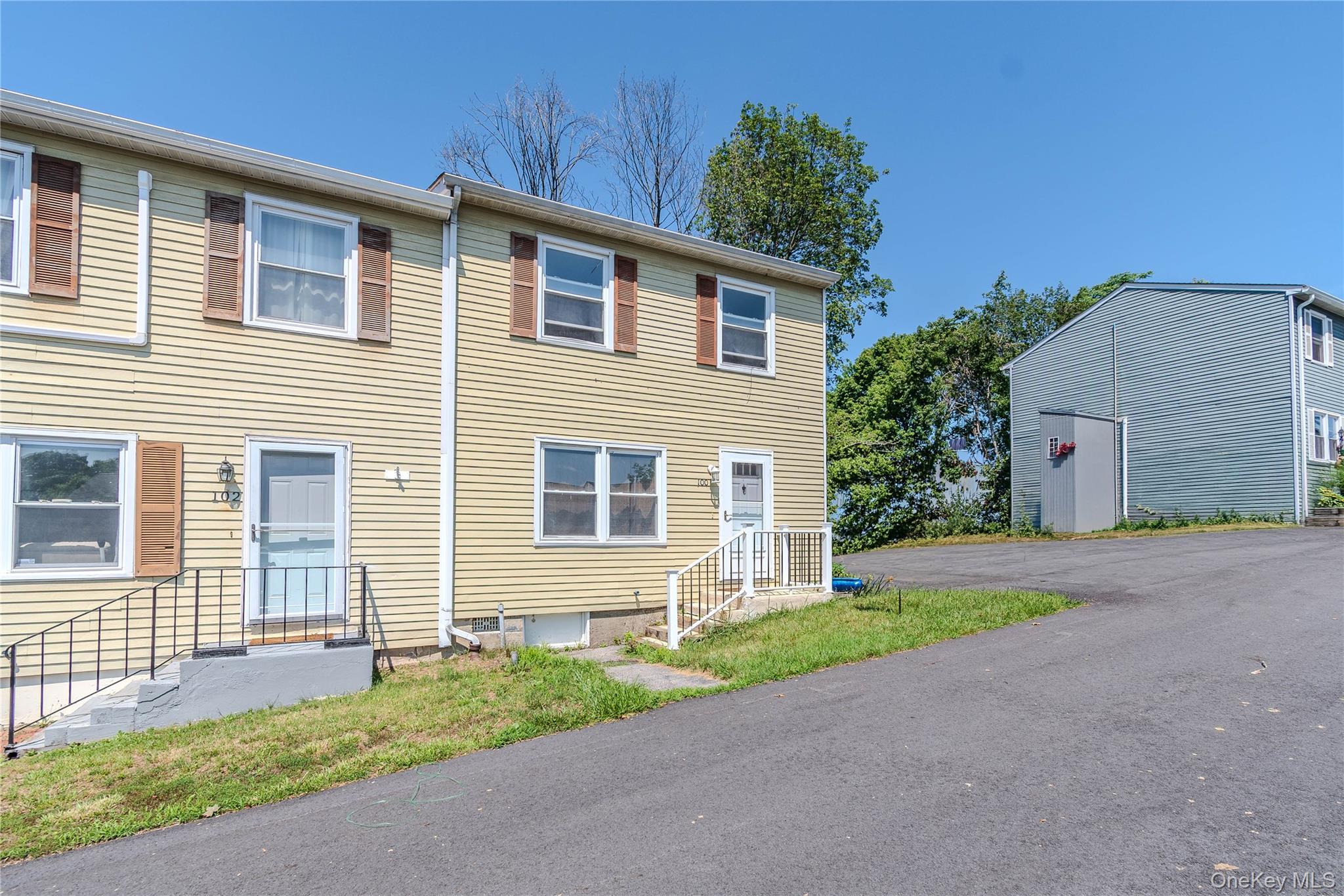 100 Rinaldi Boulevard Property Photo 2