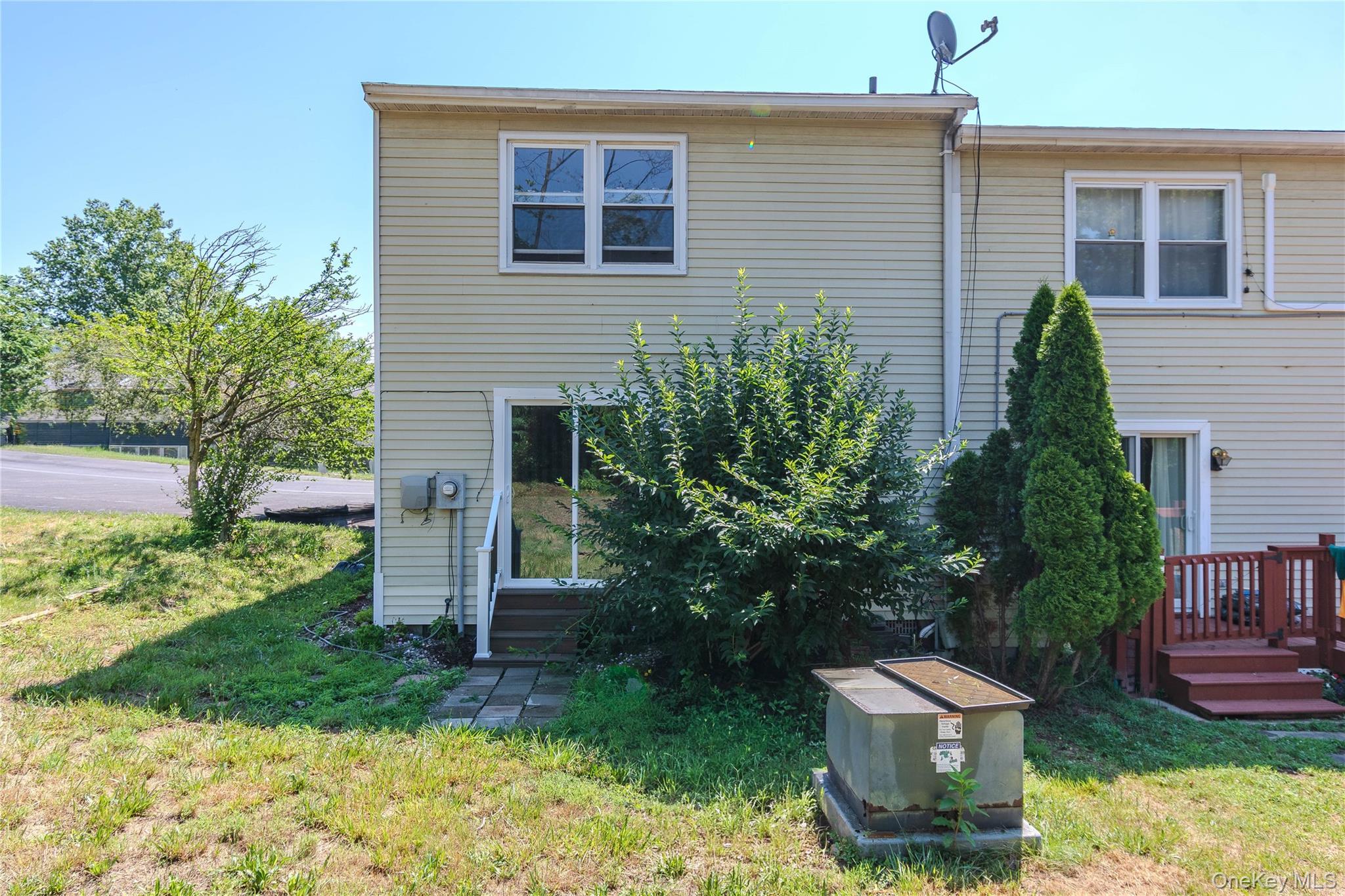 100 Rinaldi Boulevard Property Photo 4