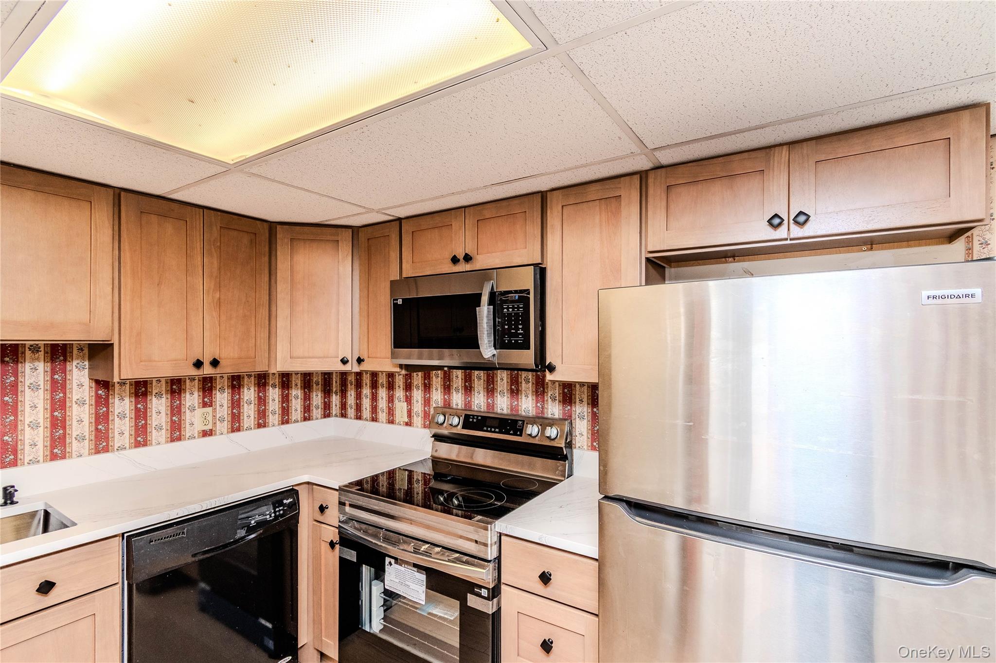 100 Rinaldi Boulevard Property Photo 11