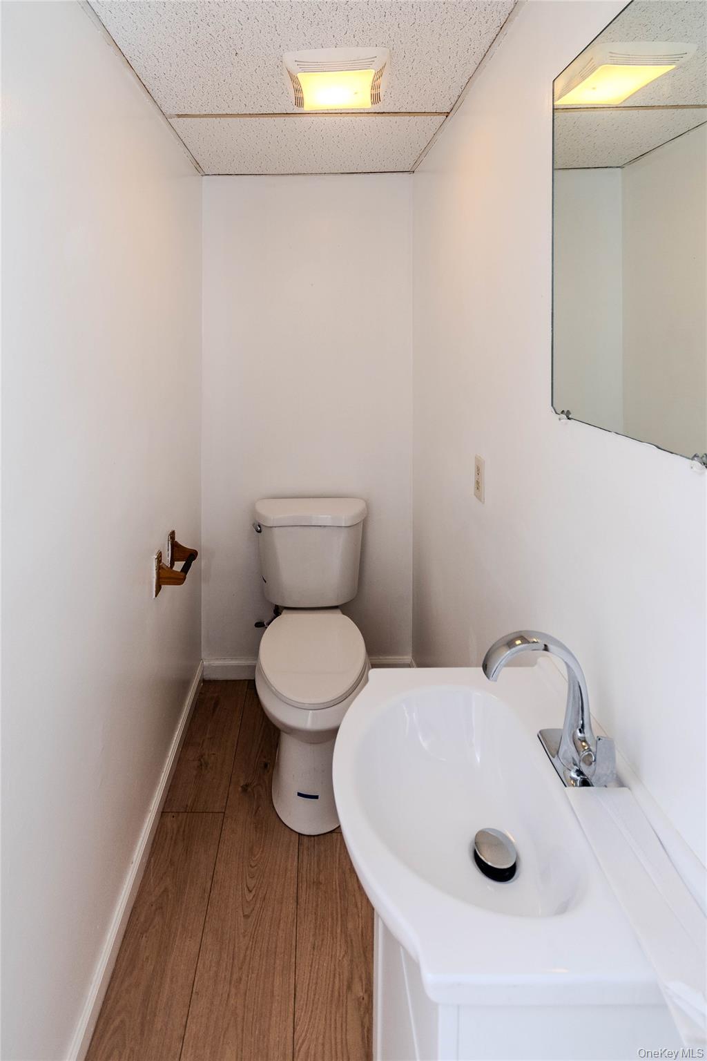 100 Rinaldi Boulevard Property Photo 16