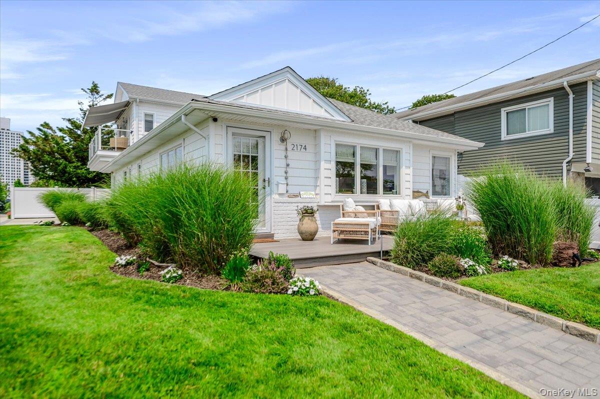 2174 Bay Boulevard Property Photo 3