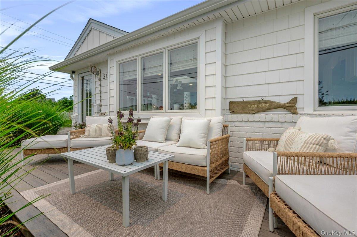 2174 Bay Boulevard Property Photo 5