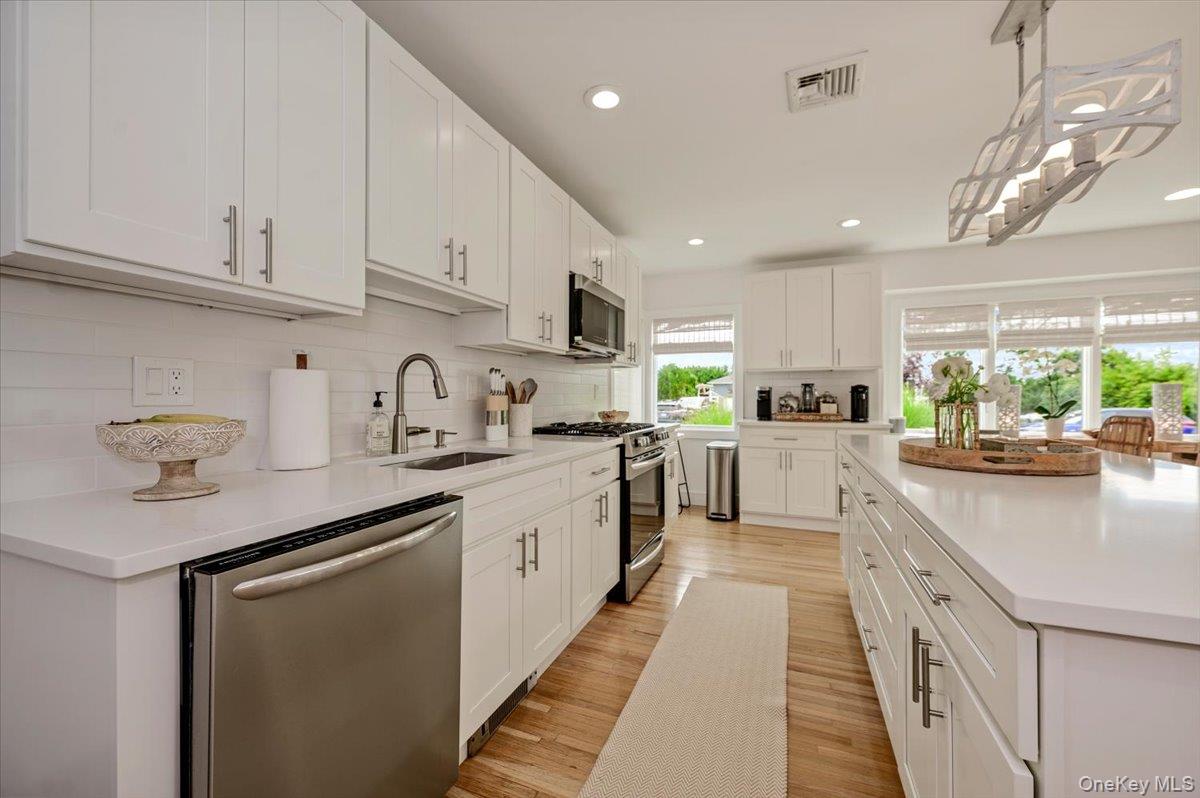 2174 Bay Boulevard Property Photo 11