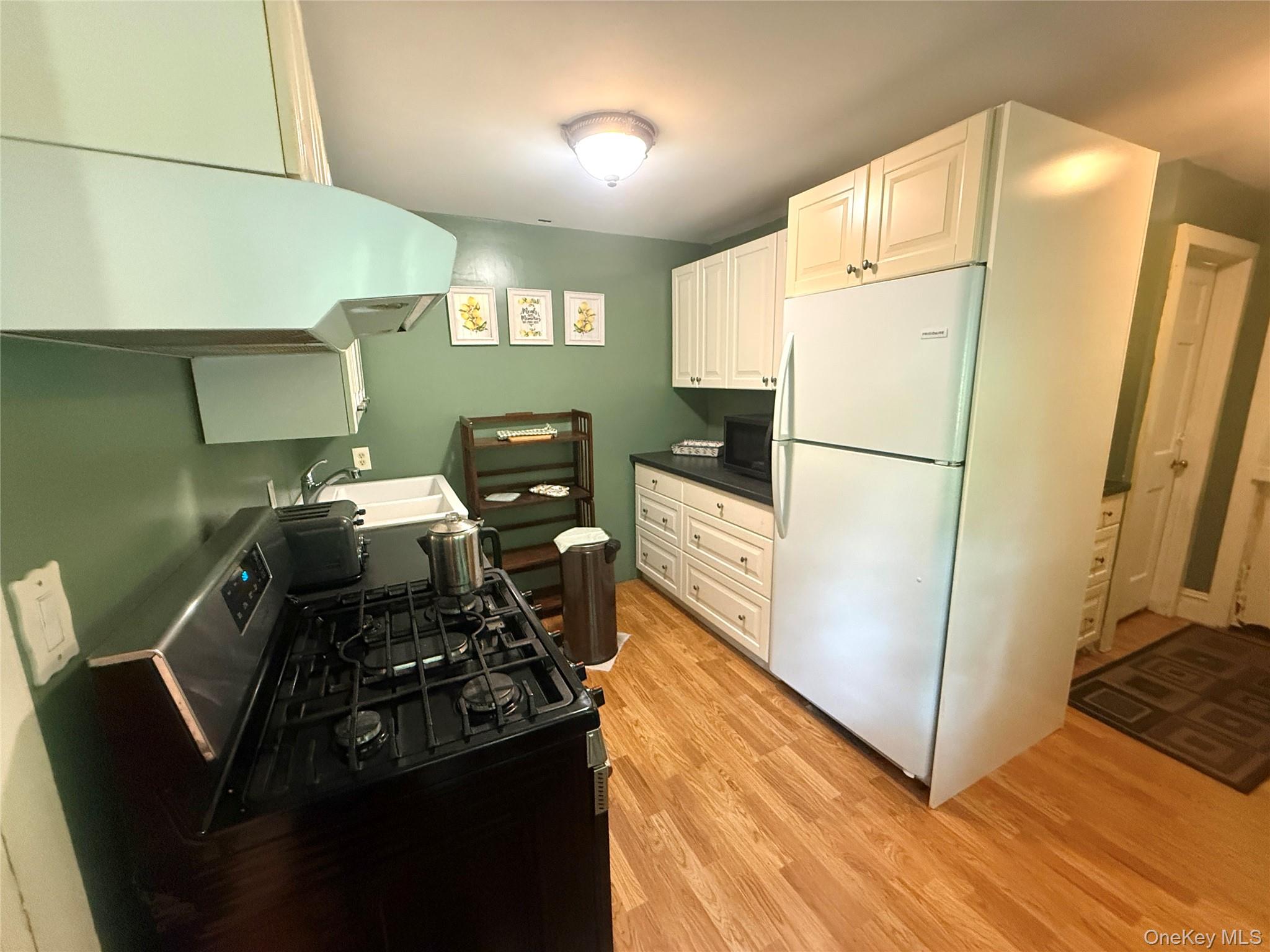 29 White Street Property Photo 23